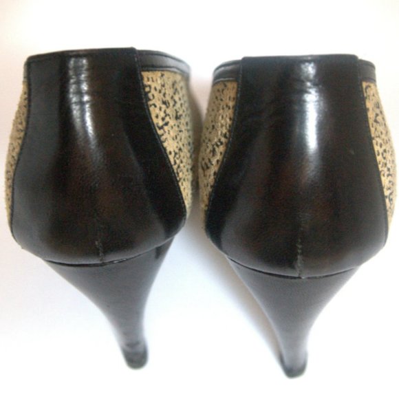 Vintage Valentino Animal Print Peep Toe Pumps - Picture 4 of 5